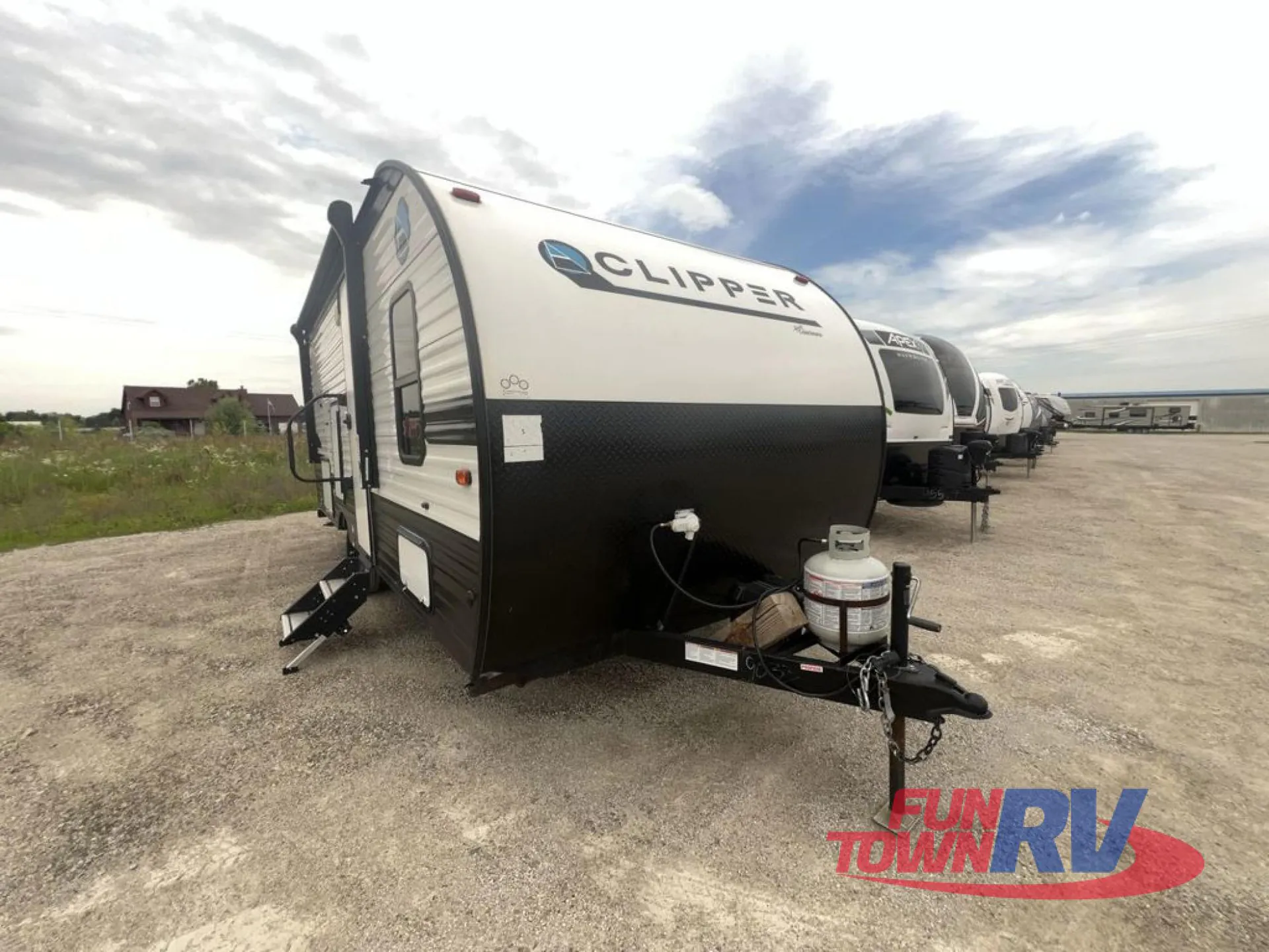 2021 Coachmen Clipper 182DBU - Photo 2