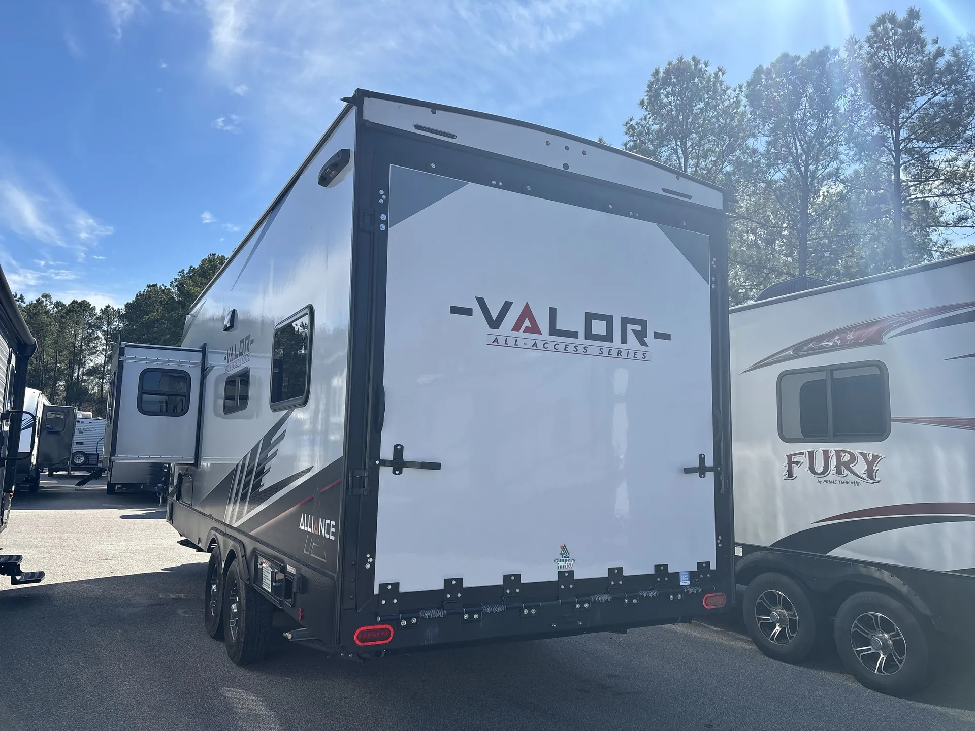 2023 Alliance RV Valor 21T15 - Photo 4