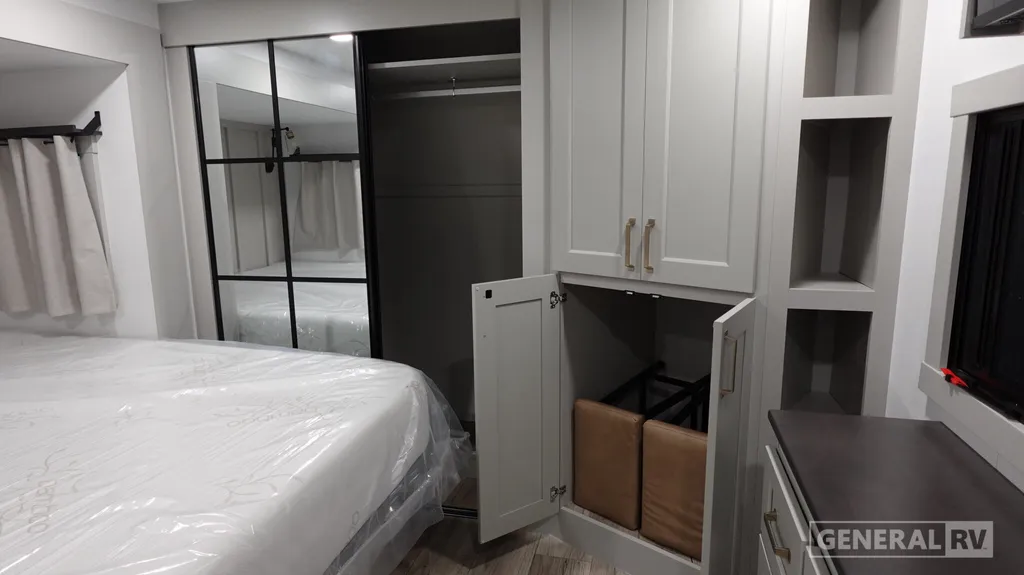 2026 Brinkley Model G 4000, Photos photo 10