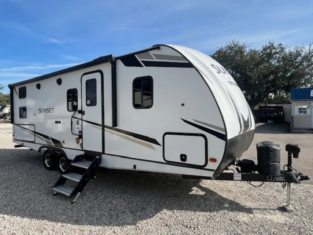 2023 Highland Ridge RV Ultra Lite 241BH - Photo 4
