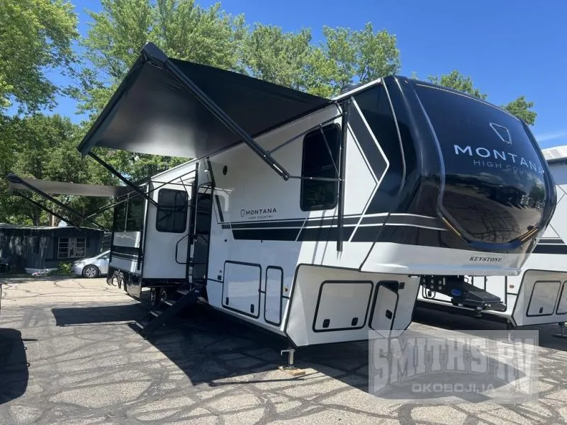 2026 Keystone Montana 381TB - Photo 2