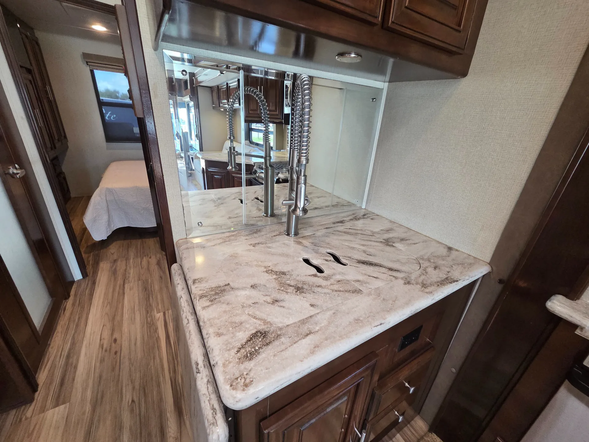 2018 Forest River Georgetown Xl 378TS — Photo 7
