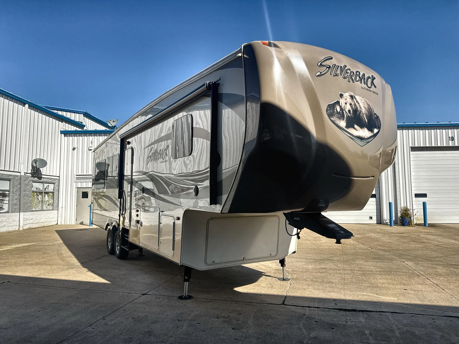 2015 Forest River Cedar Creek Silverback 29IK - Photo 2