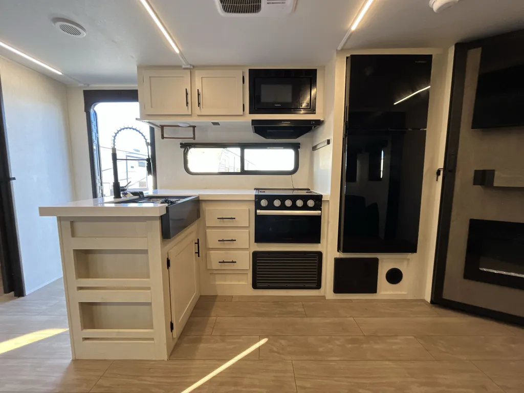 2026 Forest River Alpha Wolf 29TB, Photos photo 12