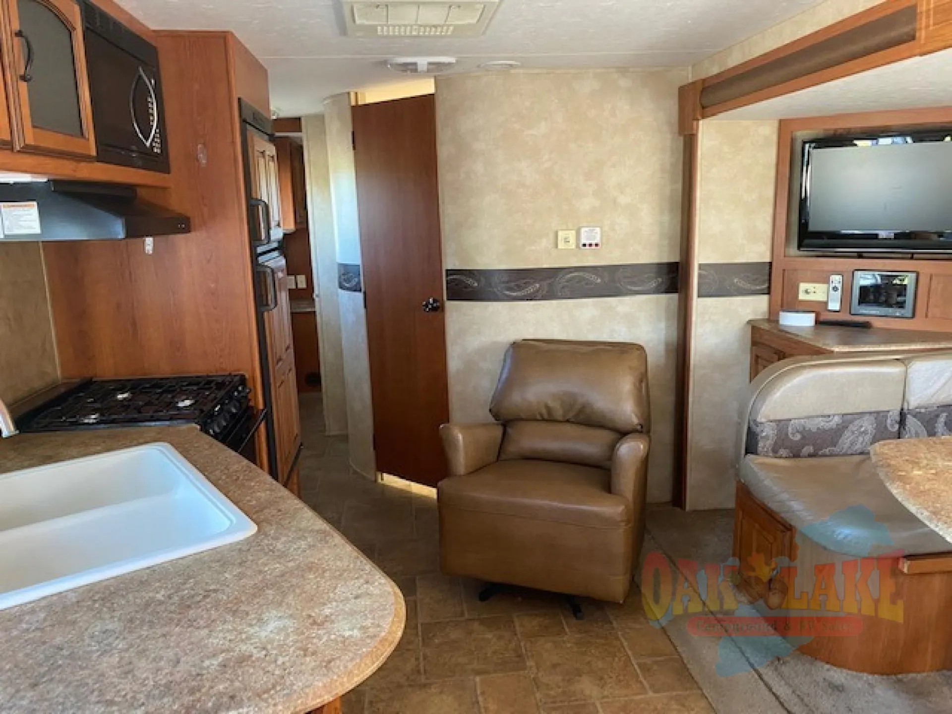 2012 Coachmen Freedom Express 270FLDS - Photo 4