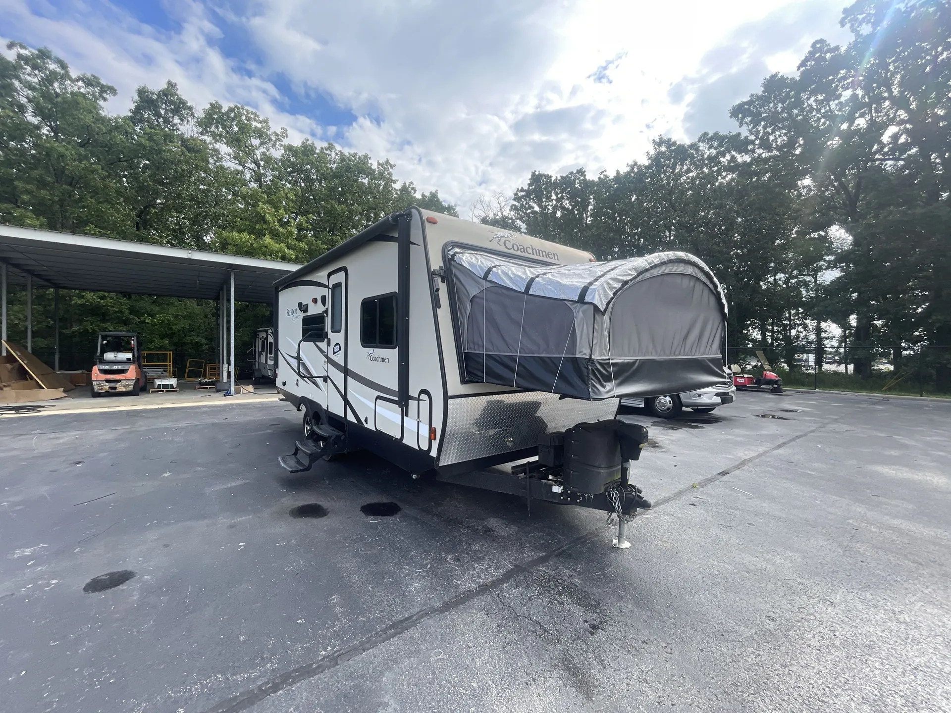 2017 Coachmen Freedom Express Ultra Lite 23 TQX - Photo 2