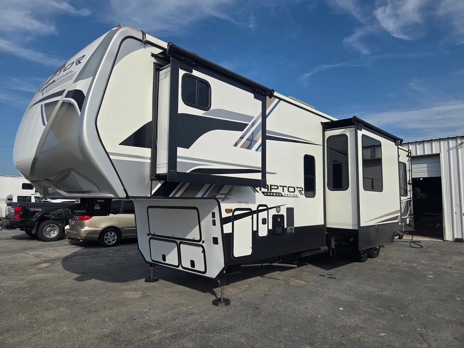 2024 Keystone Raptor Carbon 360 - Photo 4