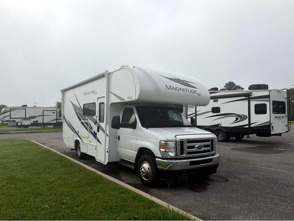 2025 Thor Motor Coach Magnitude GA24 - Main photo