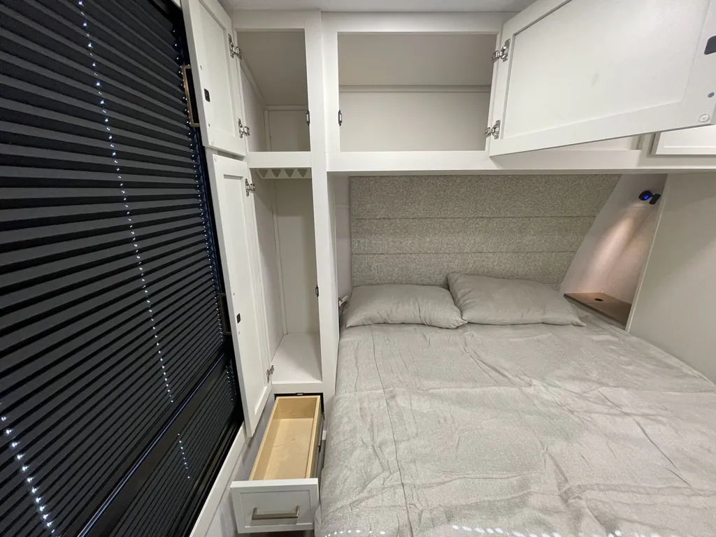 2027 Brinkley Model I 290, Photos photo 43