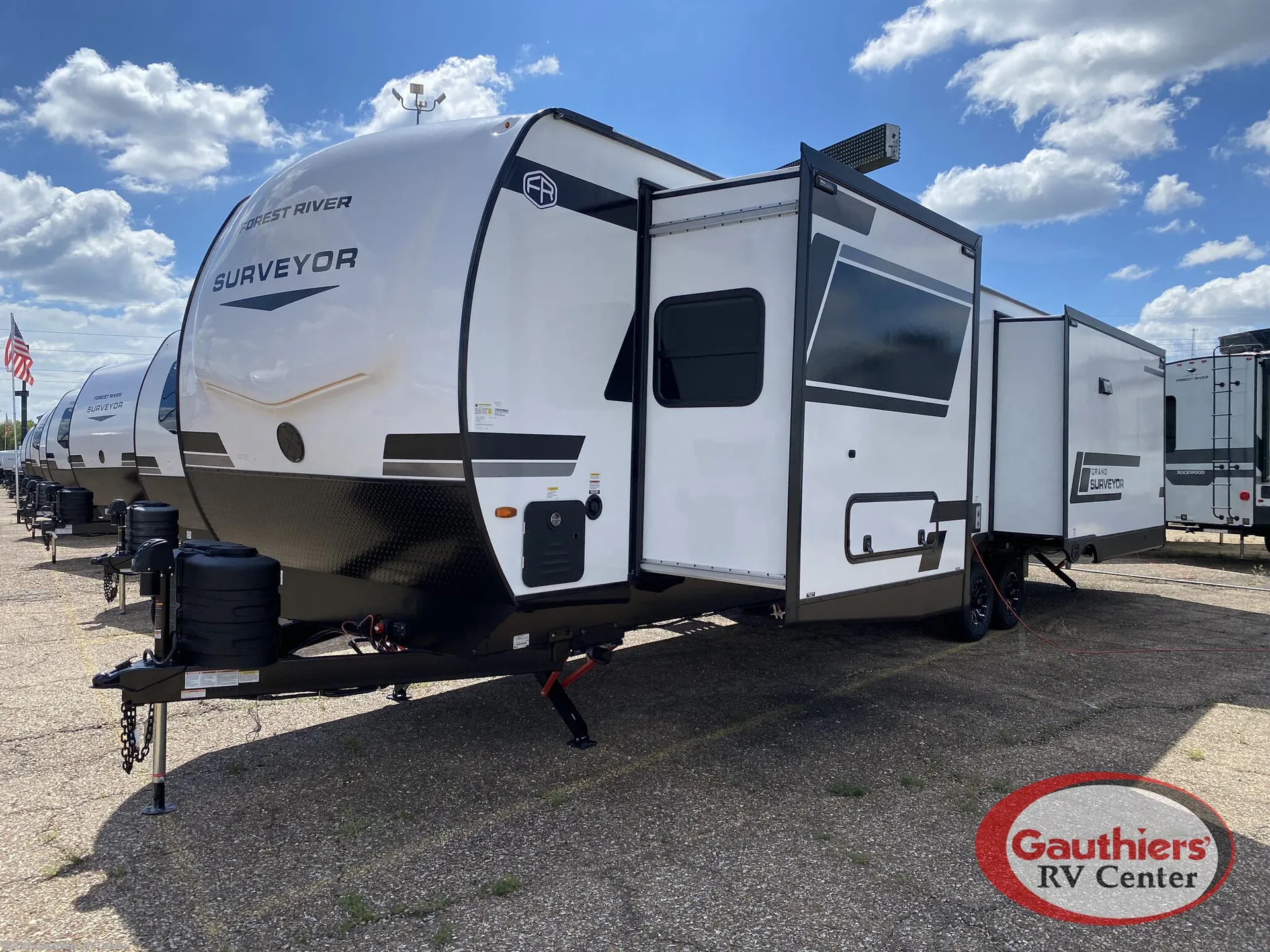 2027 Forest River Grand Surveyor 305RLBS - Photo 4