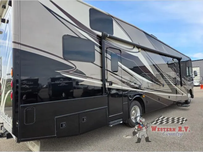 2014 Thor Motor Coach Outlaw 37LS - Photo 3