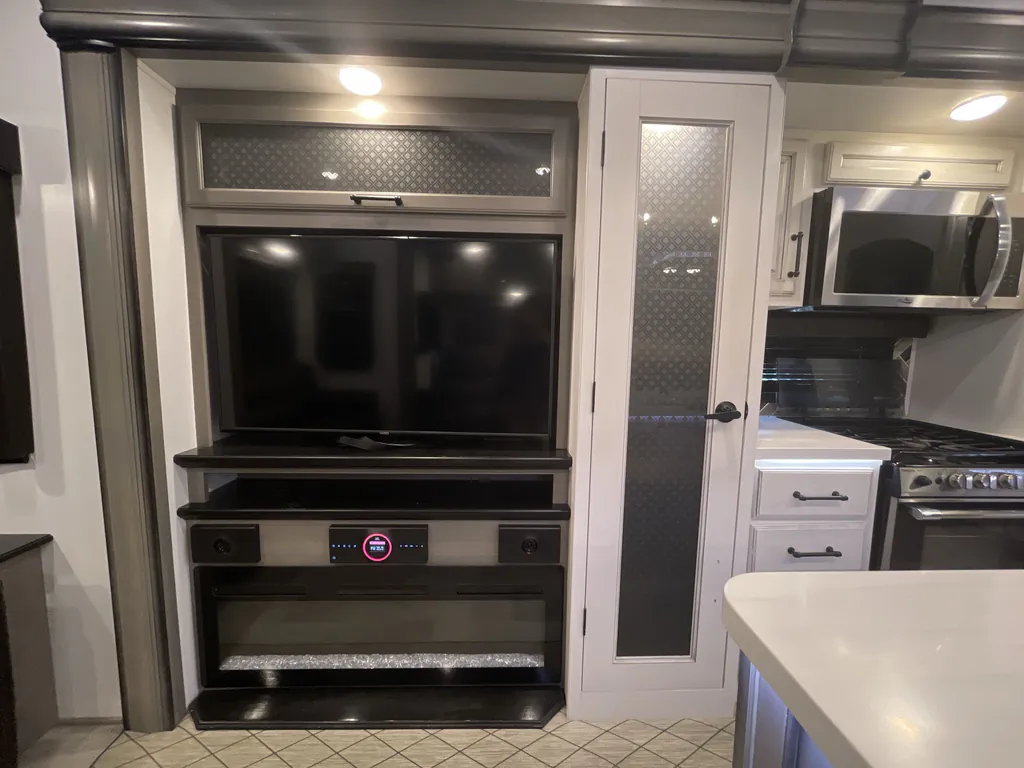 2022 Keystone Montana 3813MS, Photos photo 10