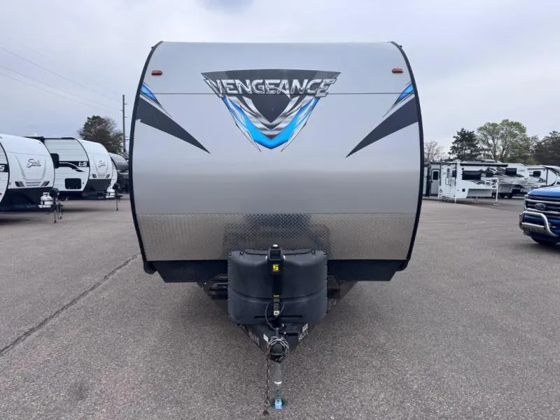 2018 Forest River RV Vengeance Rogue 31V - Photo 2