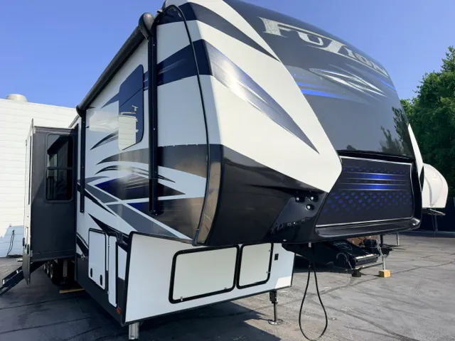2019 Keystone Fuzion 429 - Photo 2