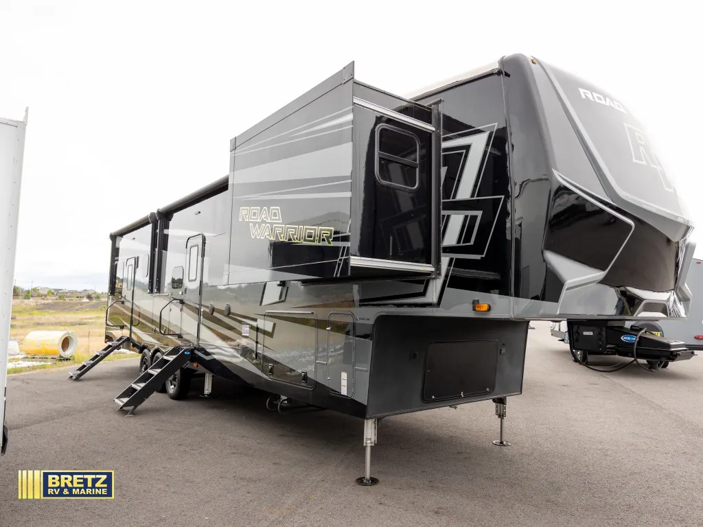 2022 Heartland Road Warrior 414 - Photo 4