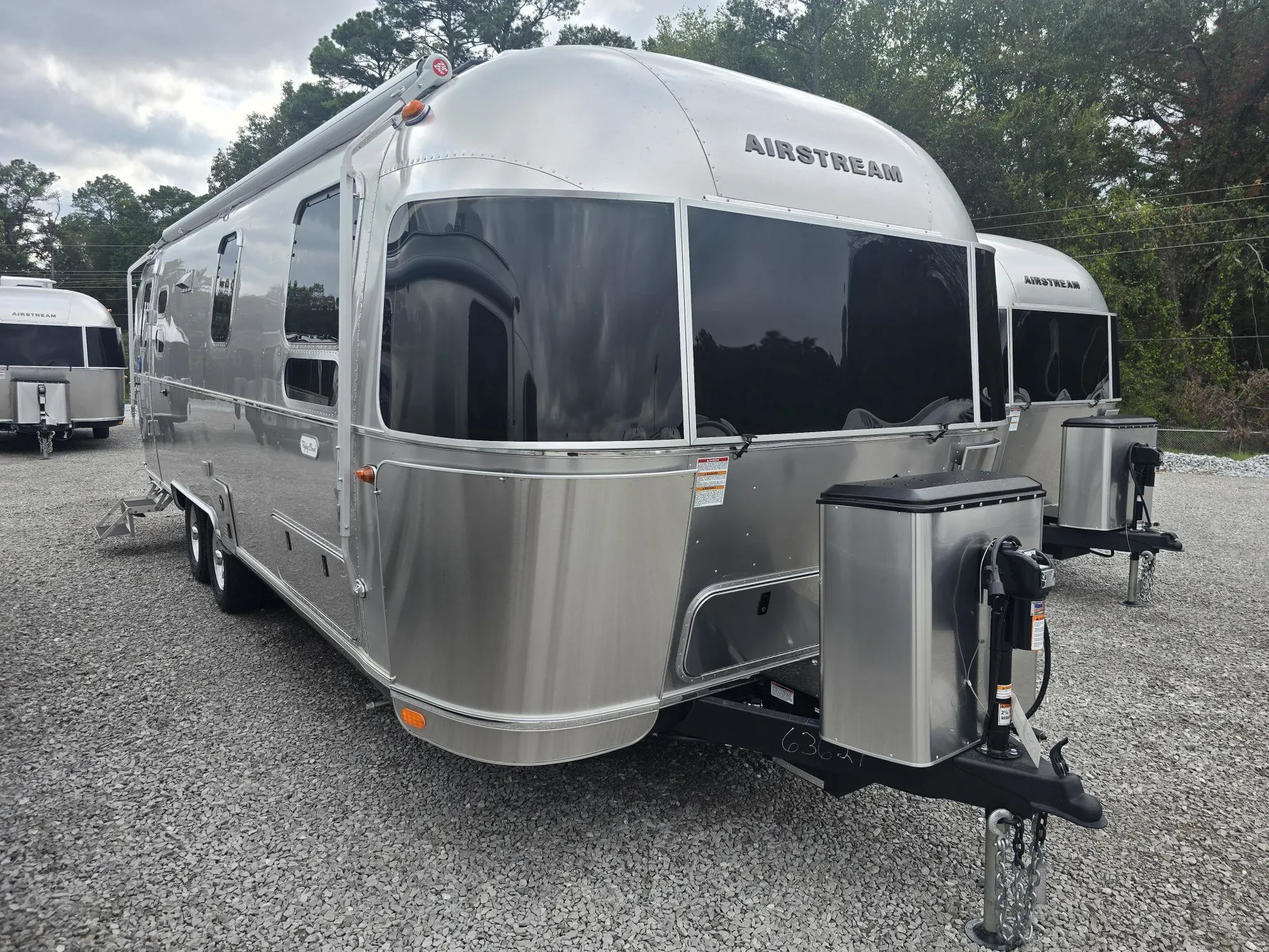 2026 Airstream Flying Cloud 27FB - Photo 2
