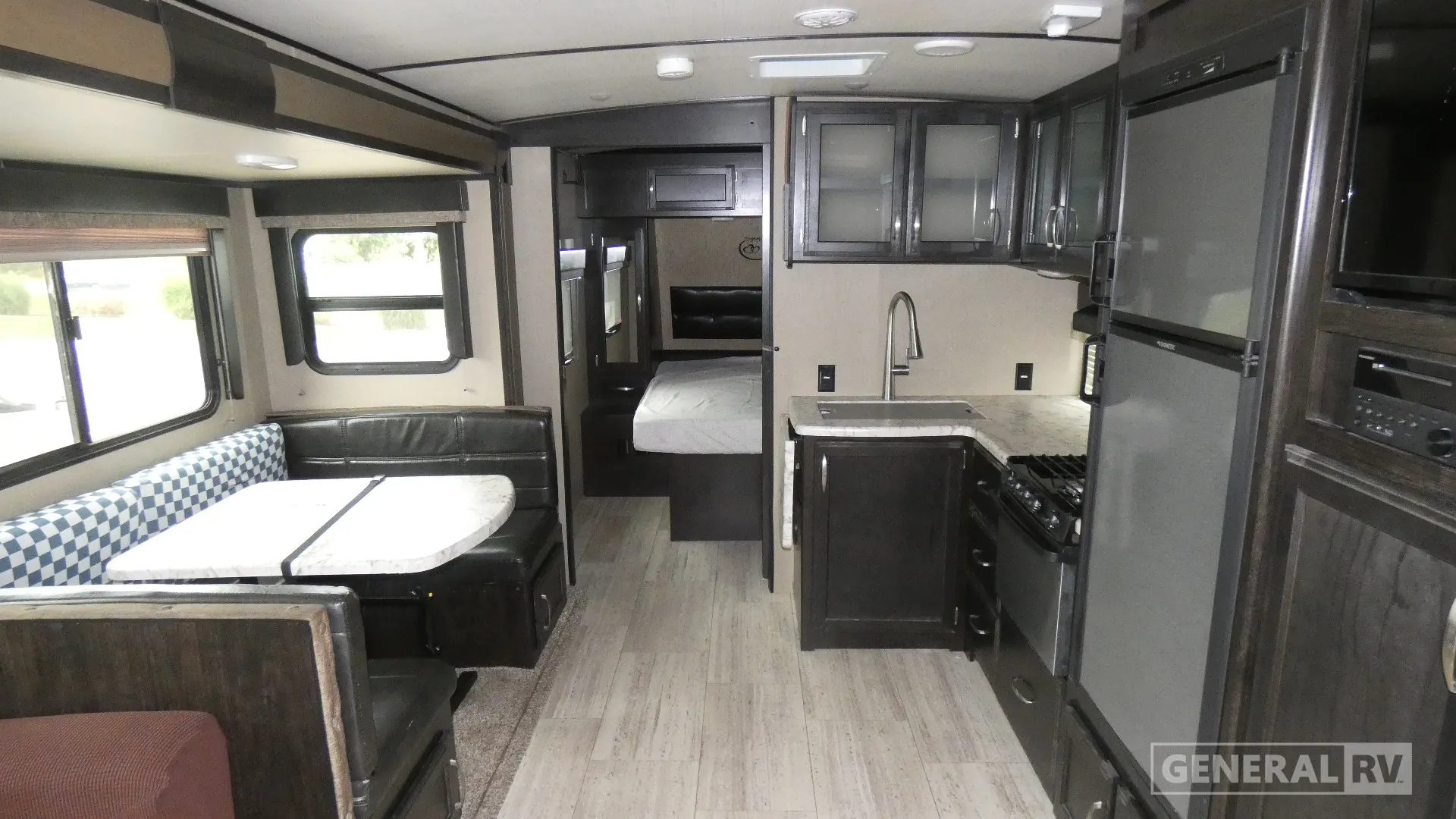 2018 Grand Design Imagine 2800BH - Photo 3