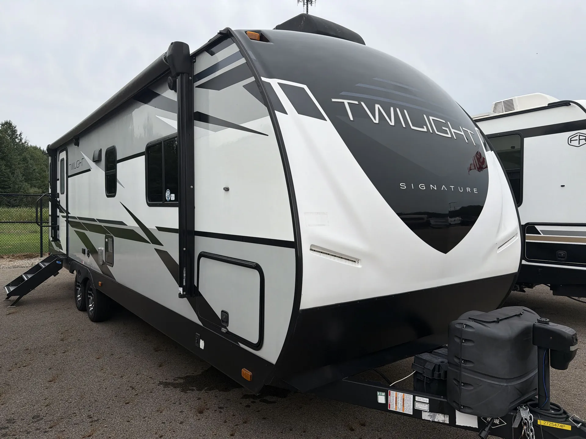 2021 Twilight RV Signature TWS 2500 - Photo 2
