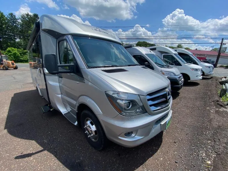 2019 Leisure Travel Unity U24MB - Photo 3