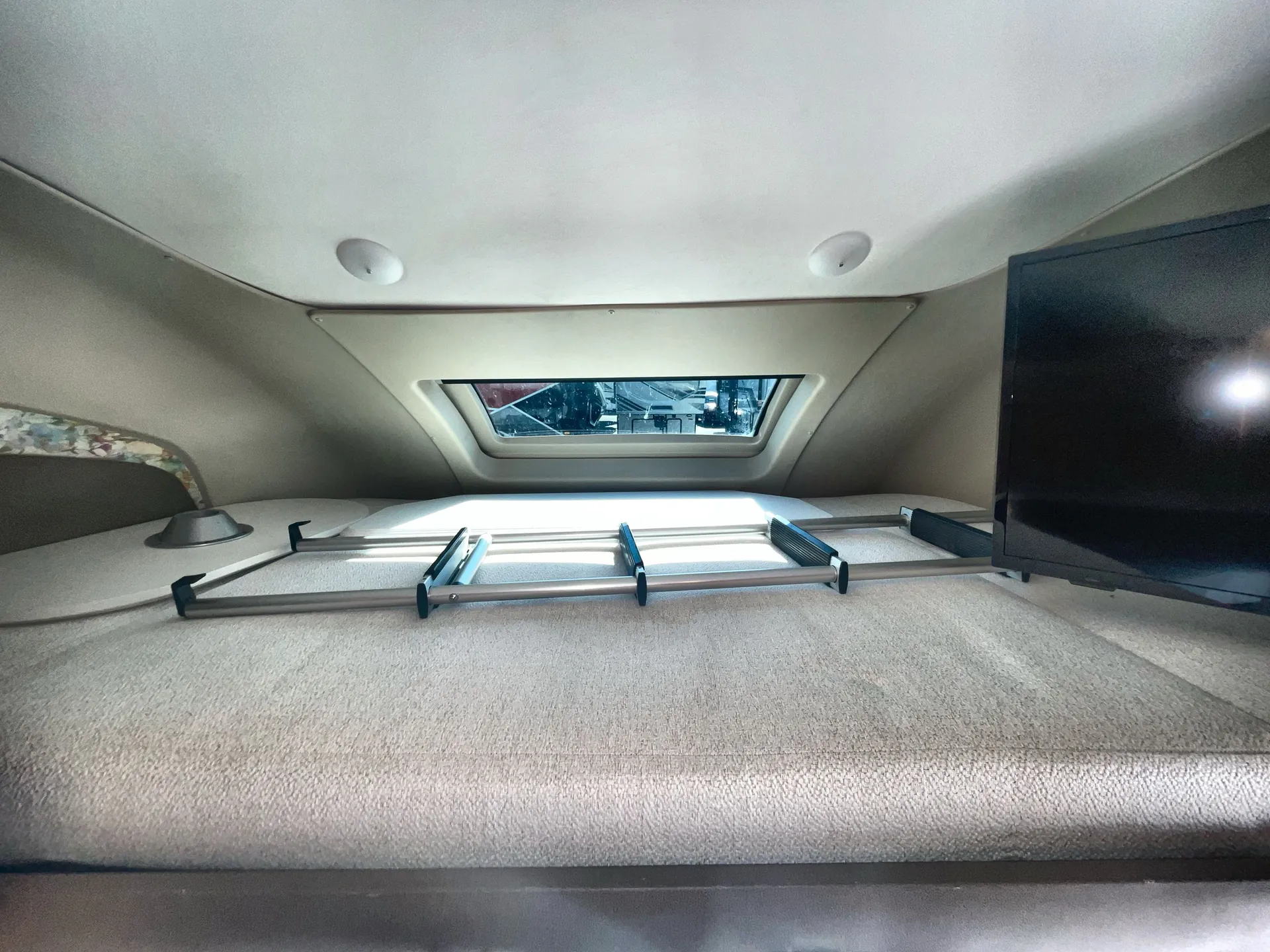 2019 Tiffin Wayfarer 25 QW — living area main