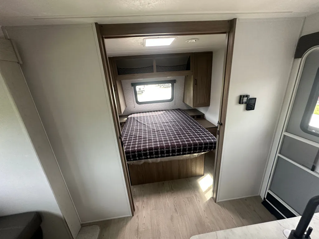 2026 Coachmen Freedom Express Select 30SE, Photos photo 47