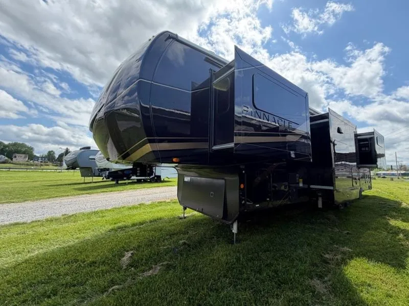 2026 Jayco Pinnacle 39FLOK - Photo 3