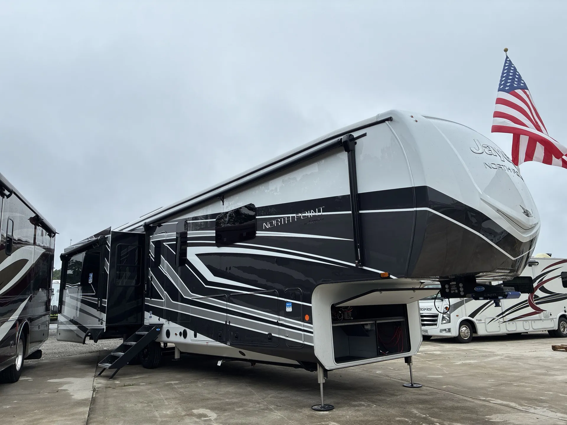2026 Jayco North Point 387FBTS