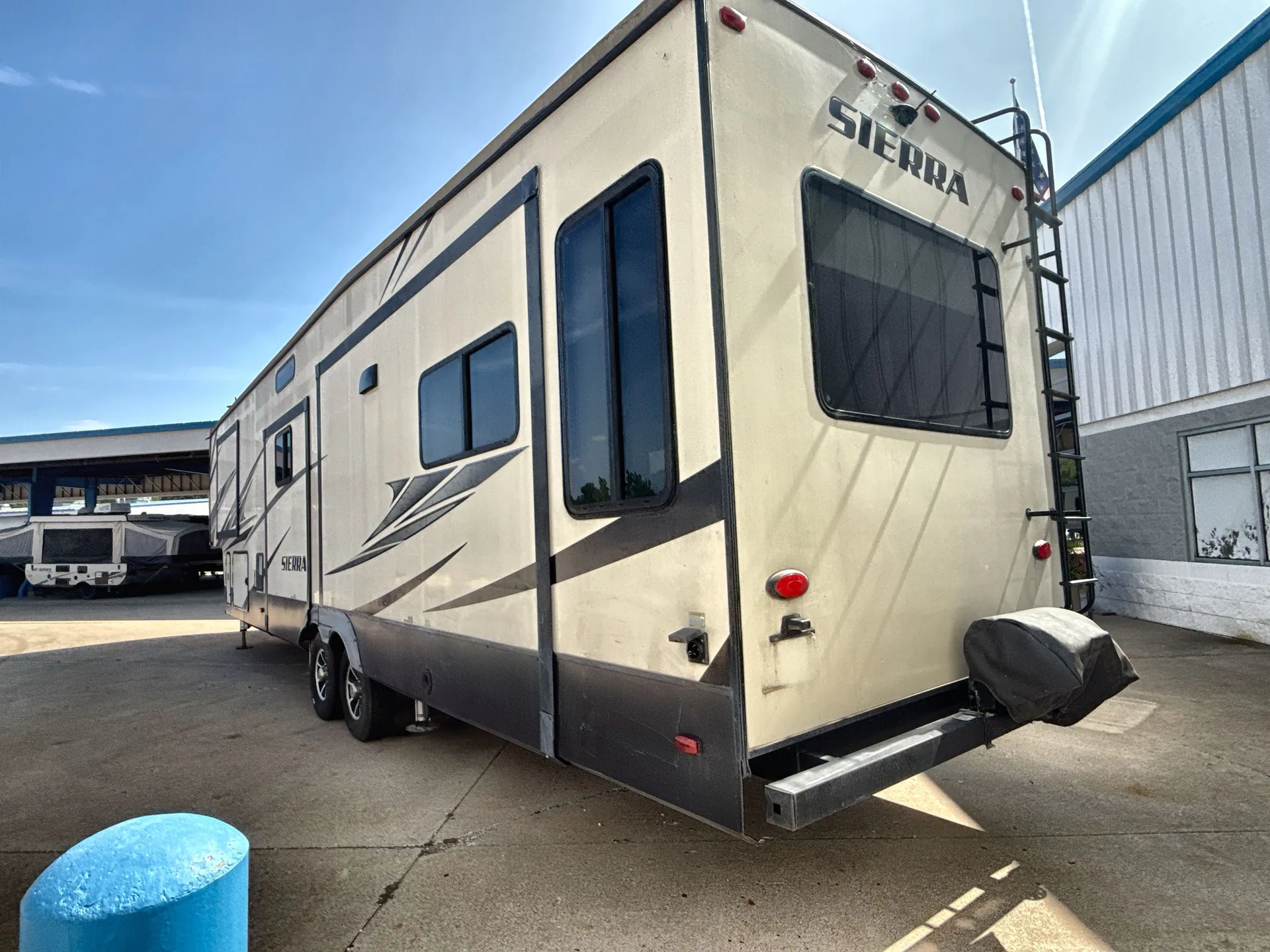 2020 Forest River Sierra 372LOK — backside