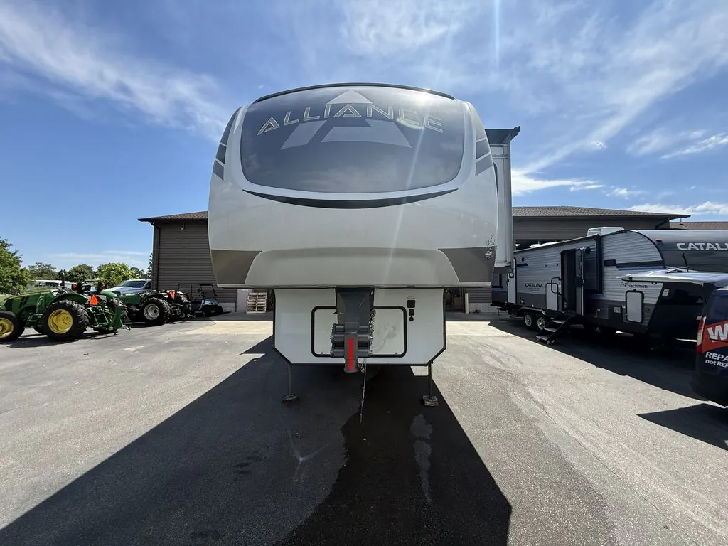 2021 Alliance RV Paradigm 372RK - Photo 3