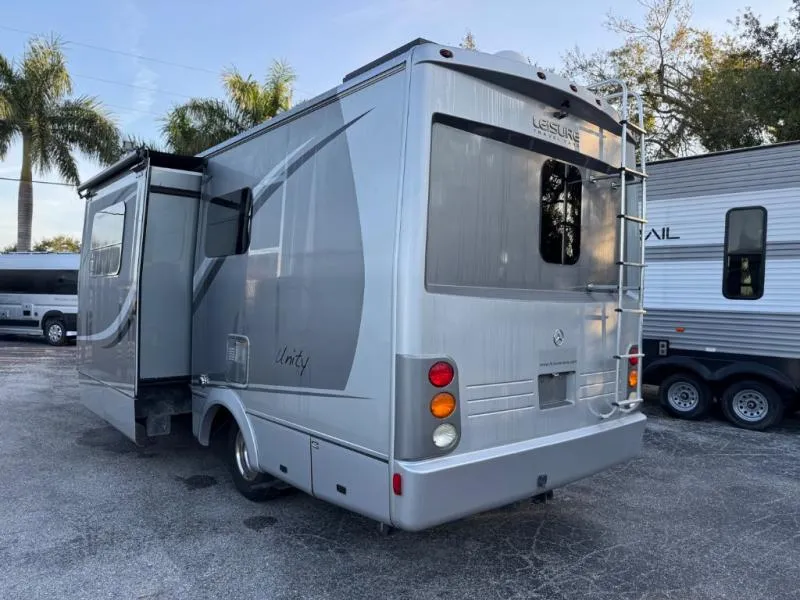 2014 Leisure Travel Vans Unity 24MB - Photo 3