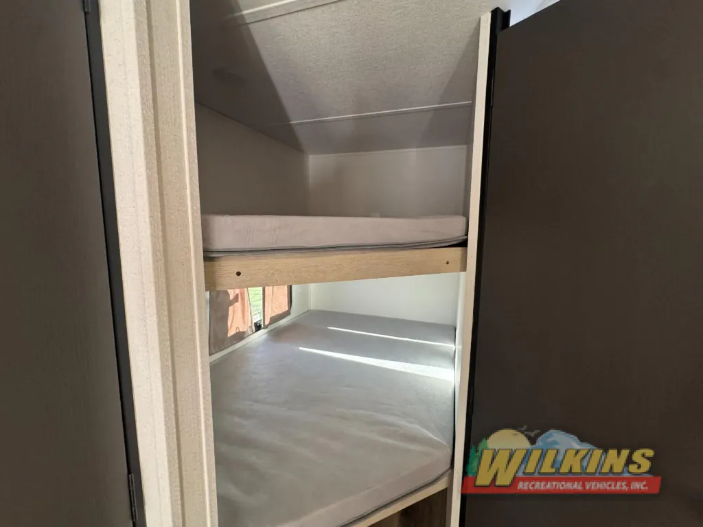 2026 Shasta RVs i-5 Edition 527BHS, Photos photo 15