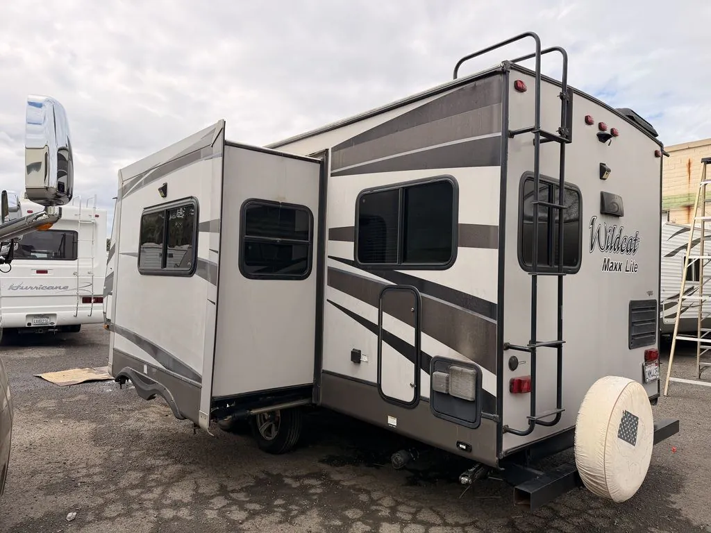 2019 Forest River Wildcat Maxx 245RGX dealer photo 3 from B & L RV