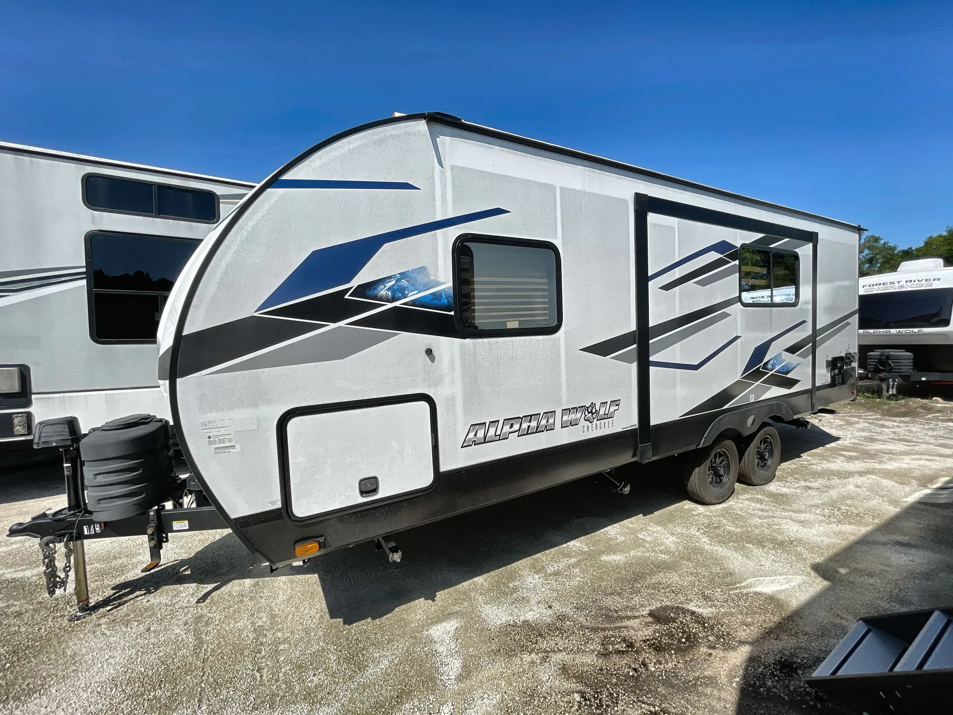2024 Forest River Cherokee Alpha Wolf 22SW-L - Photo 2