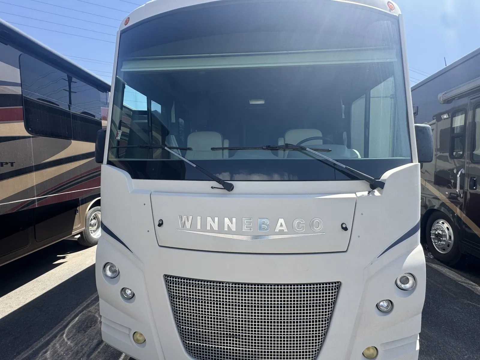 2018 Winnebago Vista 32YE - Photo 3