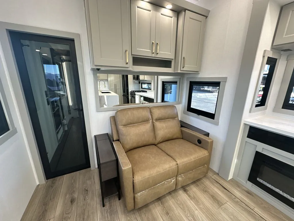 2026 Brinkley Model G 4100, Photos photo 12