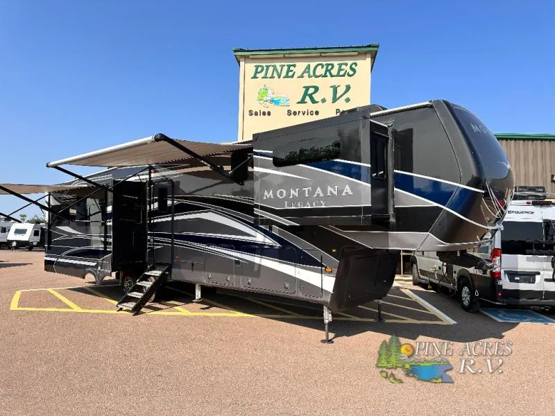 2021 Keystone Montana 3780RL - Photo 2