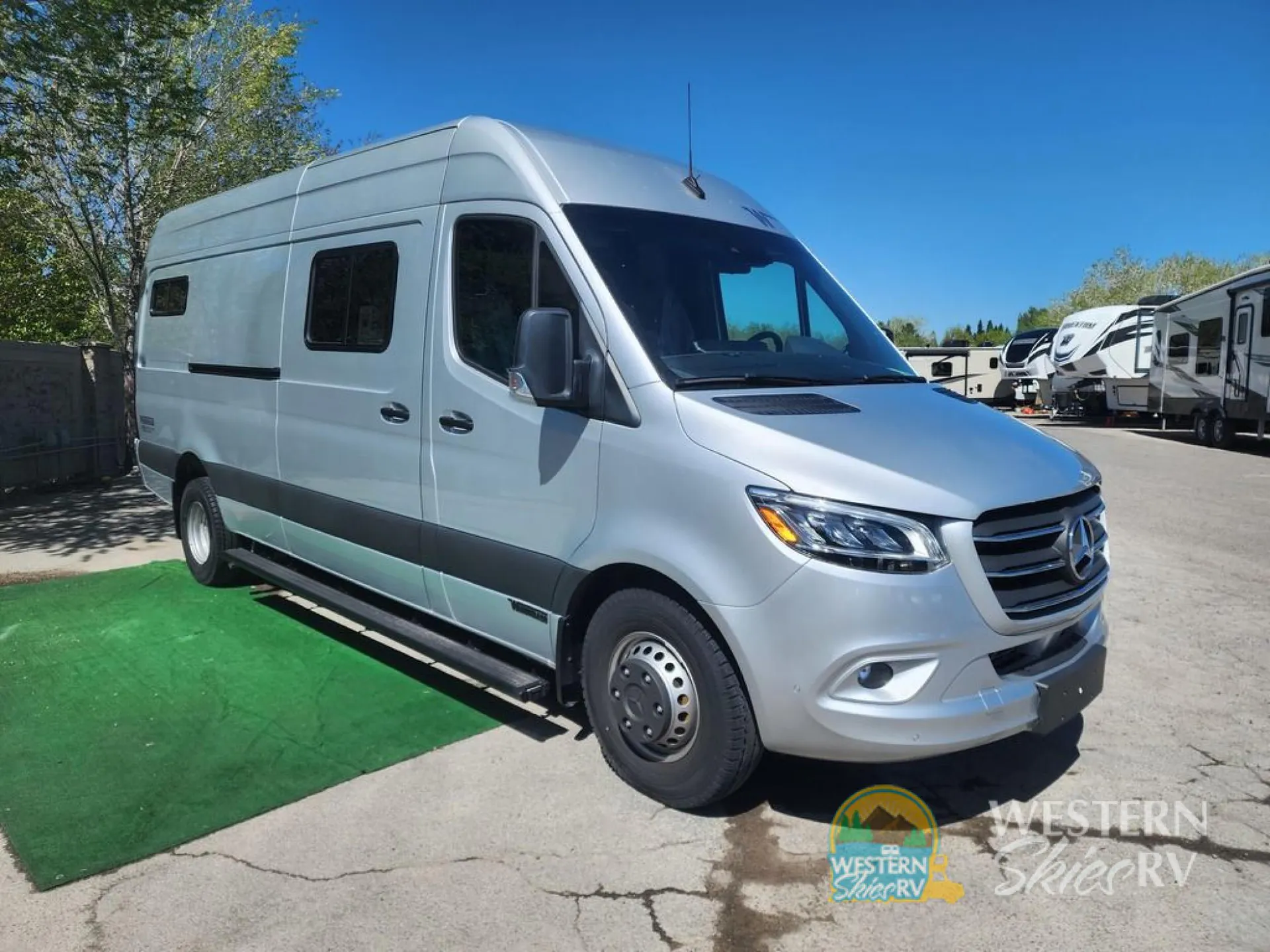 2023 Winnebago Adventure Wagon 70SE - Photo 2