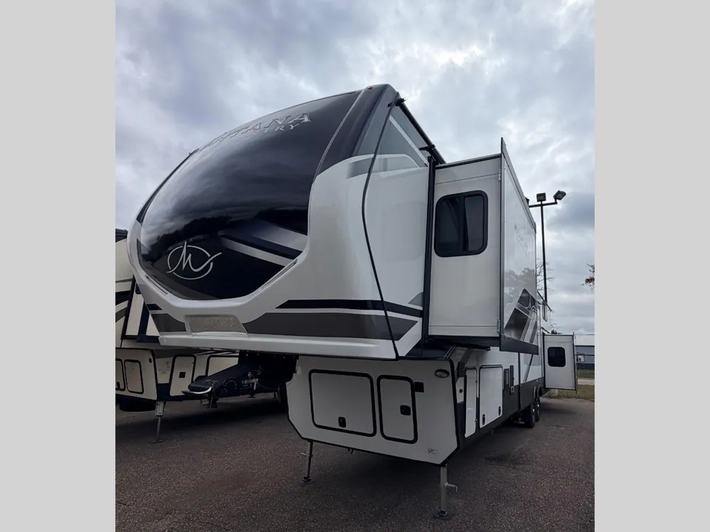 2024 Keystone Montana High Country 381TB, Photos photo 18