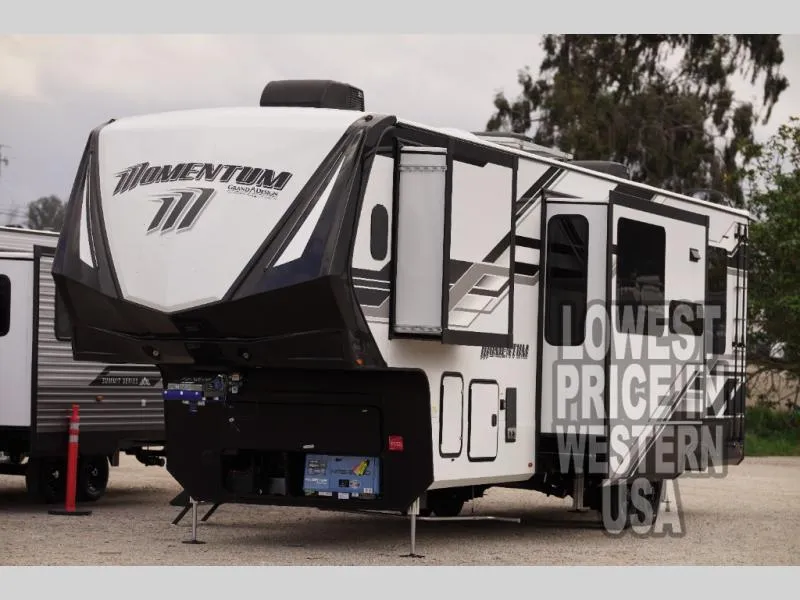 2026 Grand Design Momentum 344M - Photo 4