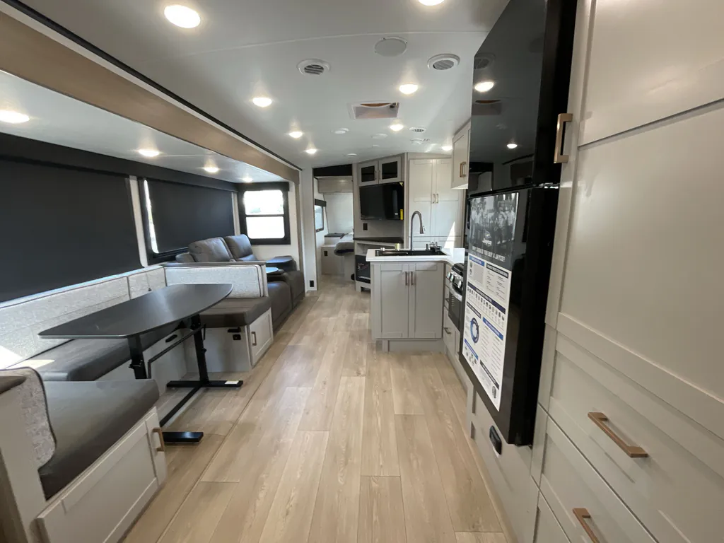 2027 Jayco Jay Feather 29BHB, Photos photo 3