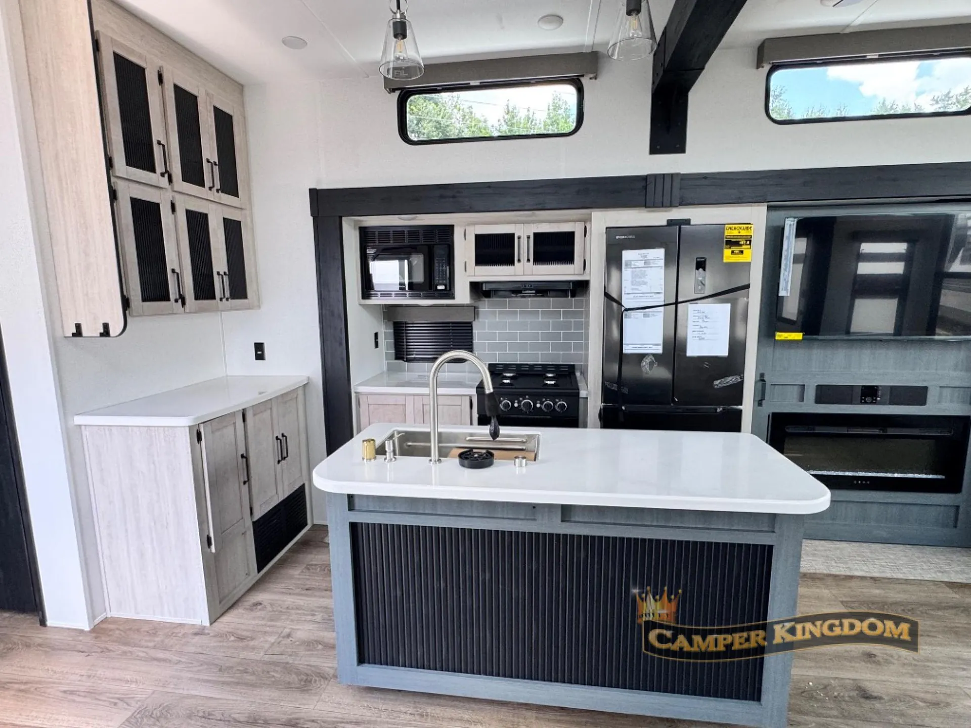 2027 Forest River Puma Vista 38VFL — Photo 7