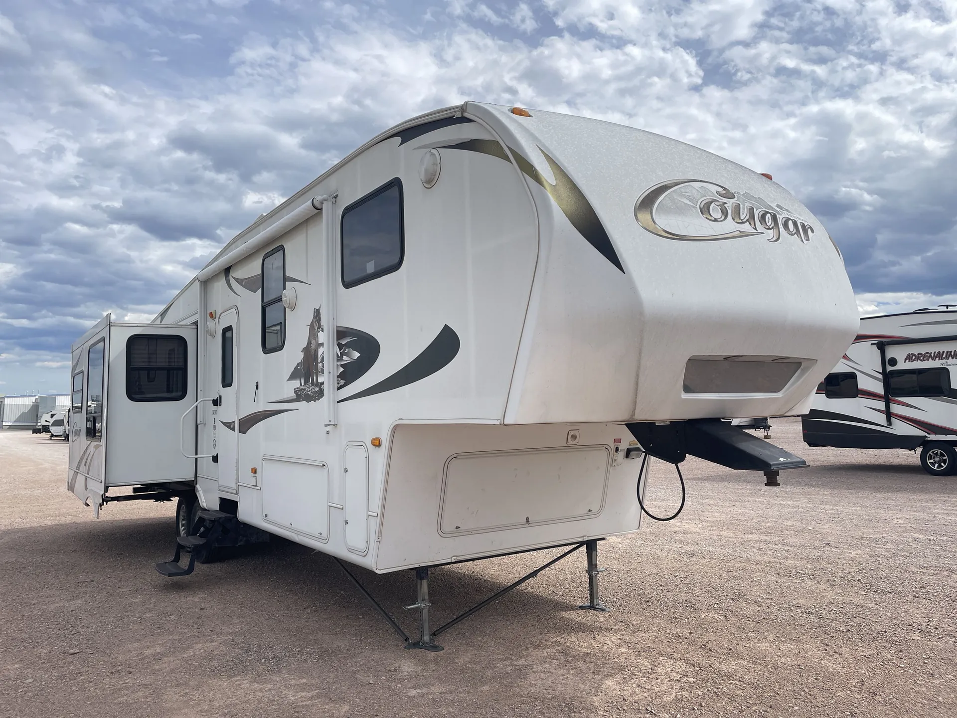 2011 Keystone Cougar 327RES - Photo 2