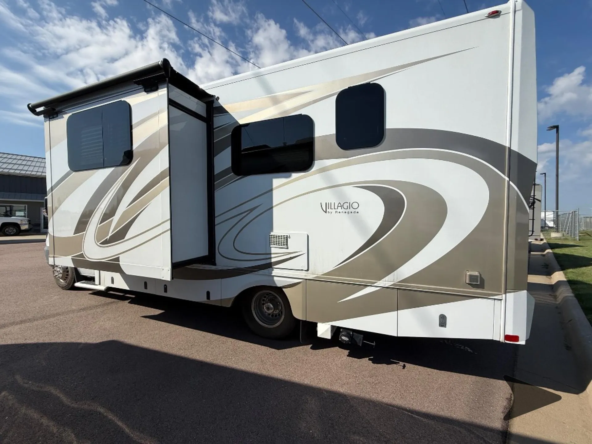2016 Renegade RV Villagio 25MBS dealer photo 6 from Bish's RV