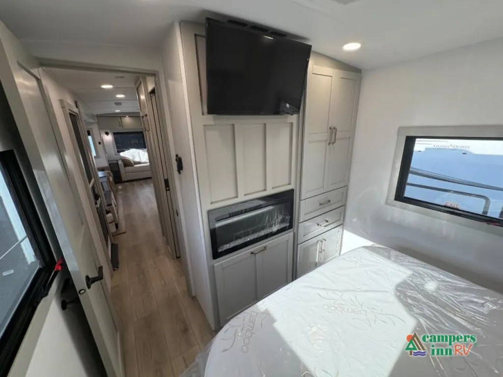 2026 Brinkley Model Z 297, Photos photo 29