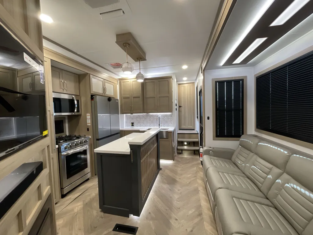 2026 Keystone Raptor 415, Photos photo 3