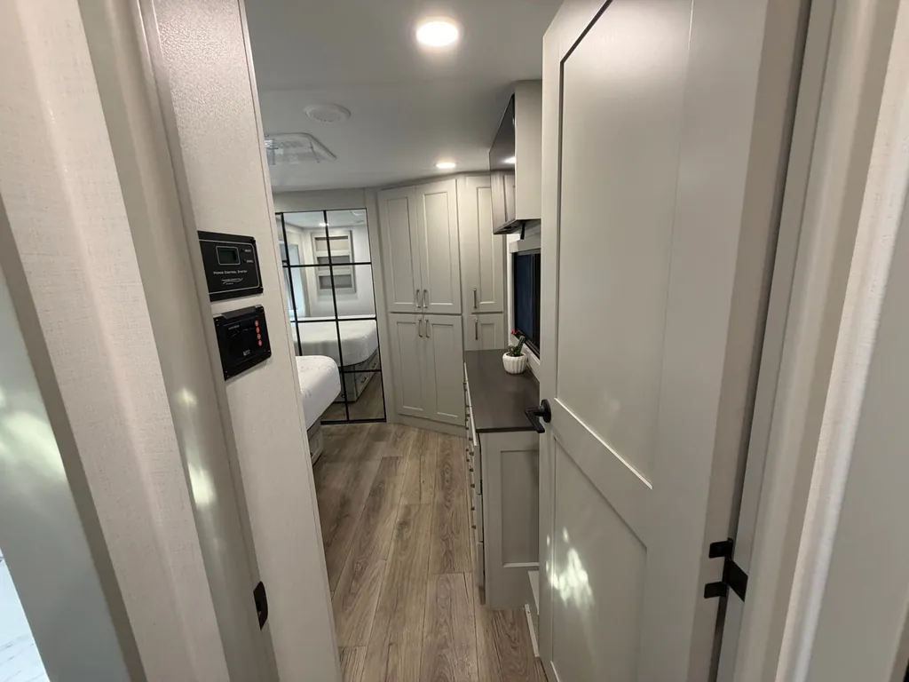 2026 Brinkley Model G 3970, Photos photo 26