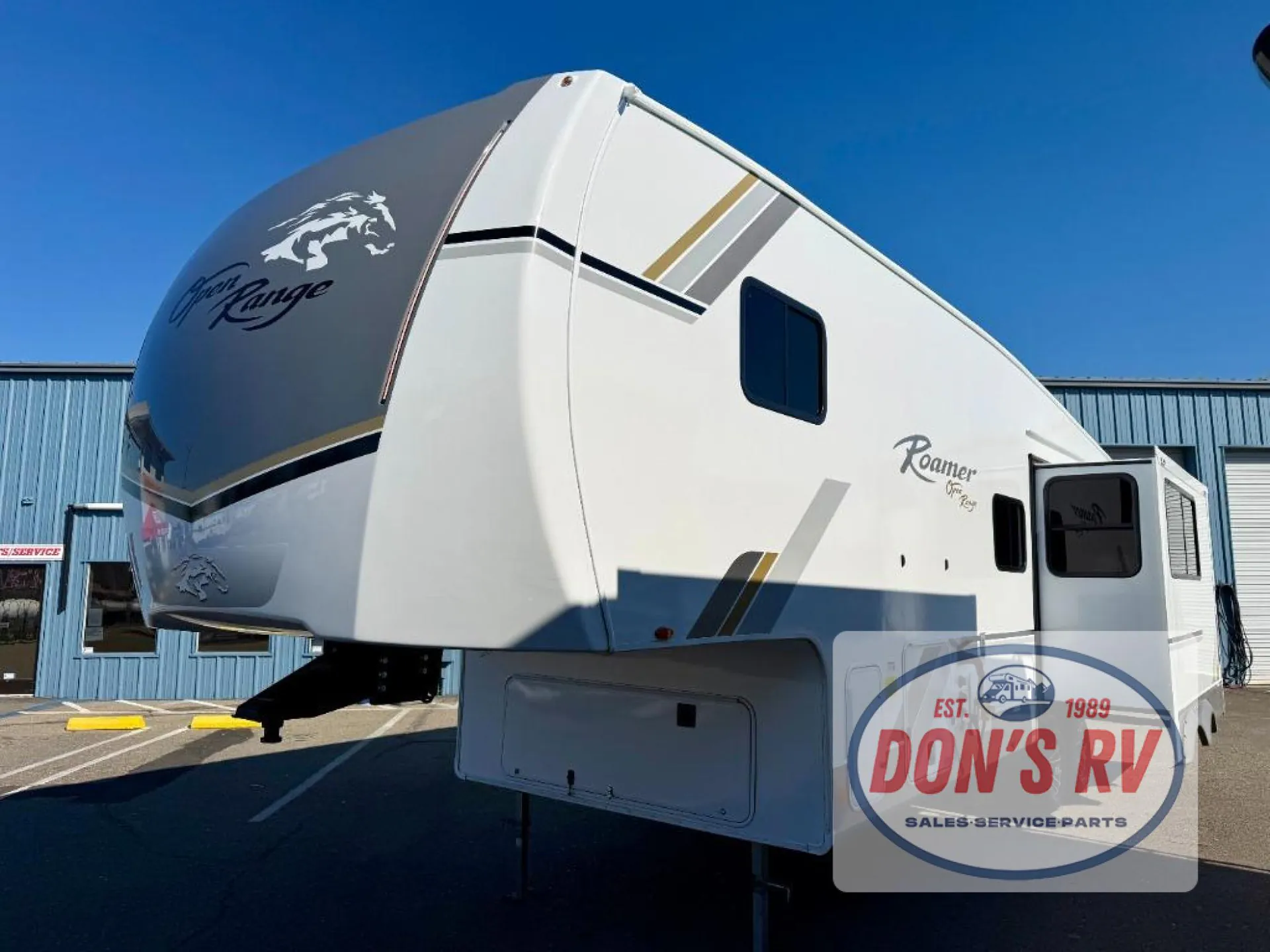2027 Highland Ridge Roamer Light Duty 28DBSS dealer photo 1 from Don's RV Center