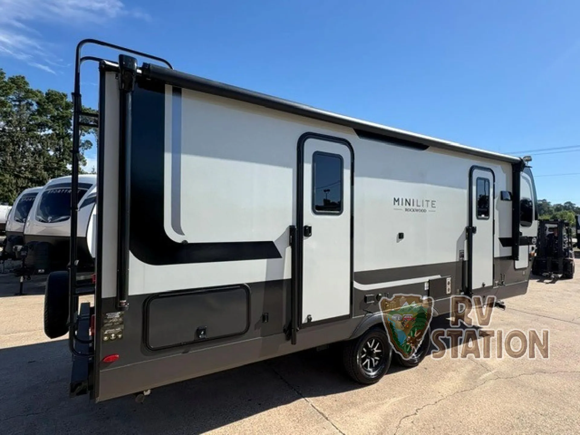 2027 Forest River Rockwood Mini Lite 2506FK - Photo 4