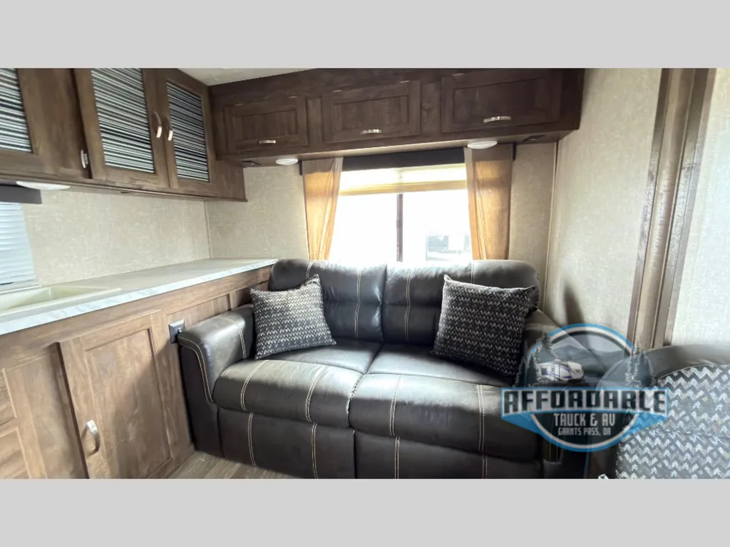 2018 Forest River Vibe Extreme Lite 224RLS, Photos photo 11