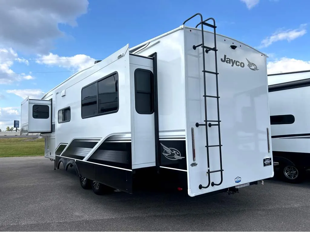 2026 Jayco Eagle 335LSTS - Photo 4